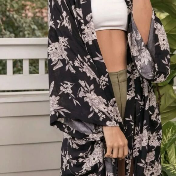 Spiritual Gangster Pool Wrap Kimono Coverup - Picture 5 of 13